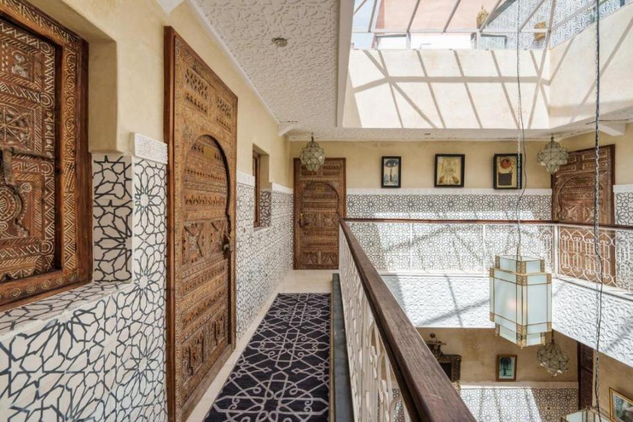 Prestigious Riad for Sale β Elegance and Authenticity in the Heart of the Medina-8