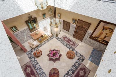 Prestigious Riad for Sale – Elegance and Authenticity in the Heart of the Medina
