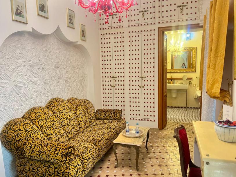 Charming Guesthouse for Sale: A Unique Opportunity to Invest in Hospitality-24