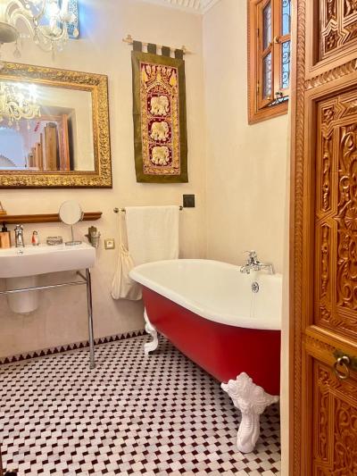 Charming Guesthouse for Sale: A Unique Opportunity to Invest in Hospitality