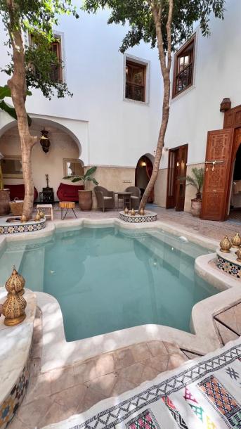 Charming Guesthouse for Sale: A Unique Opportunity to Invest in Hospitality-18
