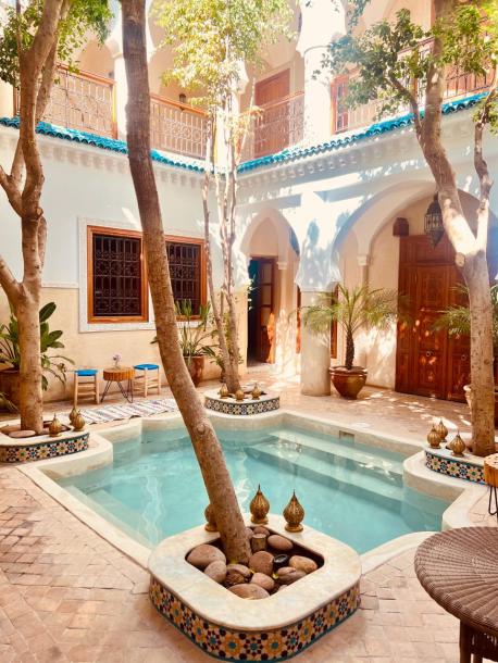 Charming Guesthouse for Sale: A Unique Opportunity to Invest in Hospitality-8