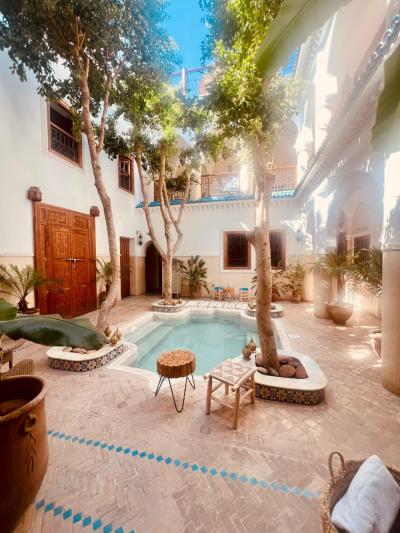 Charming Guesthouse for Sale: A Unique Opportunity to Invest in Hospitality