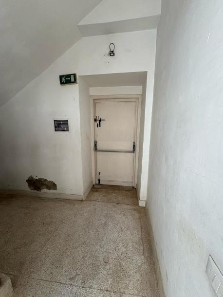 Charming Riad with Great Layout and Potential-4