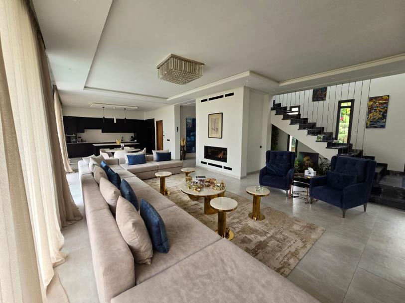 Villa for Sale – Luxury and Comfort Guaranteed!-4