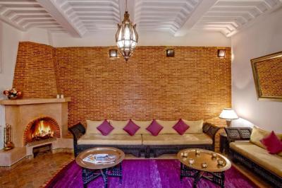 Luxury Riad with Spacious Living & Full Amenities – Medina Charm