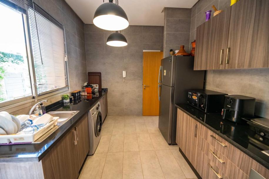 Stylish Villa in a Quiet Neighborhood-4