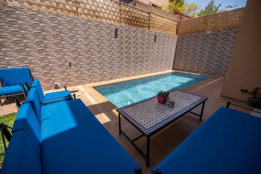 Stylish Villa in a Quiet Neighborhood-2
