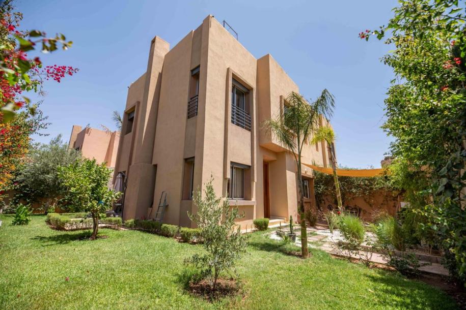 Stylish Villa in a Quiet Neighborhood-0
