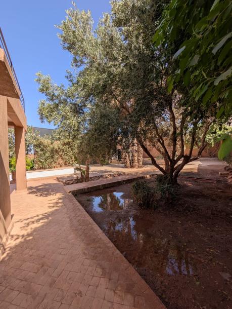 Modern Villa for Sale on the Fez Road – Marrakech-11
