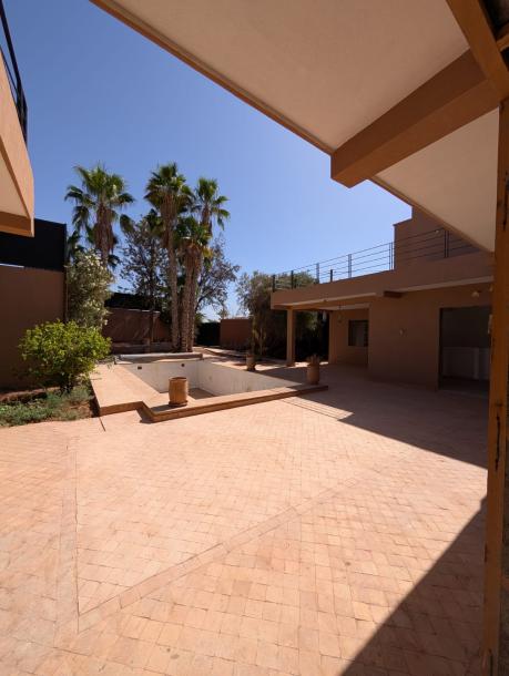 Modern Villa for Sale on the Fez Road – Marrakech-3