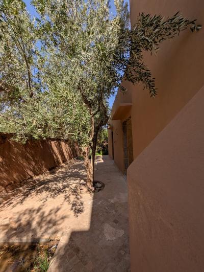 Modern Villa for Sale on the Fez Road – Marrakech